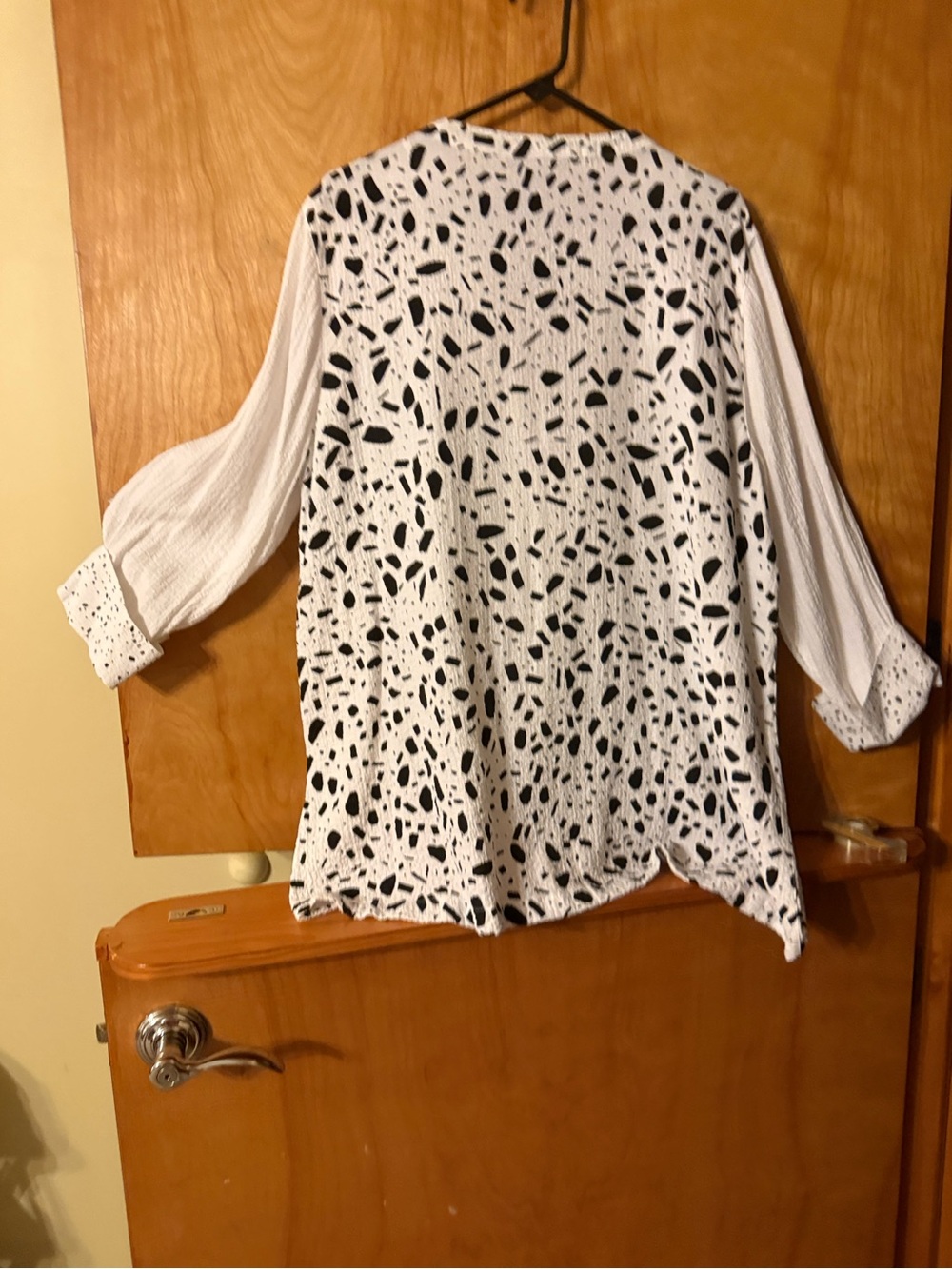 Ali Miles Black & White Printed Long-Sleeve Tunic